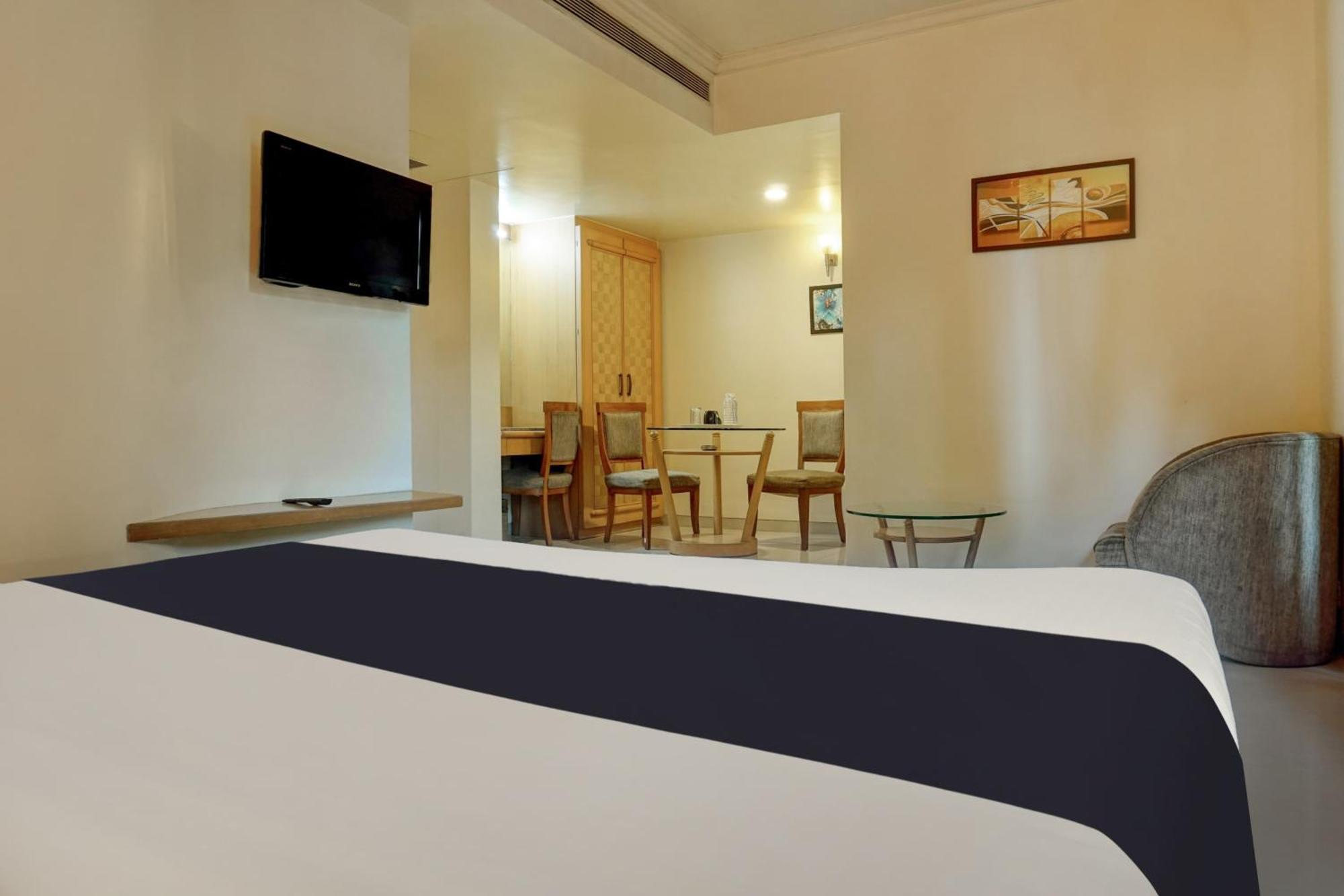 Townhouse Oak Orchard Hotel Pune Exterior foto
