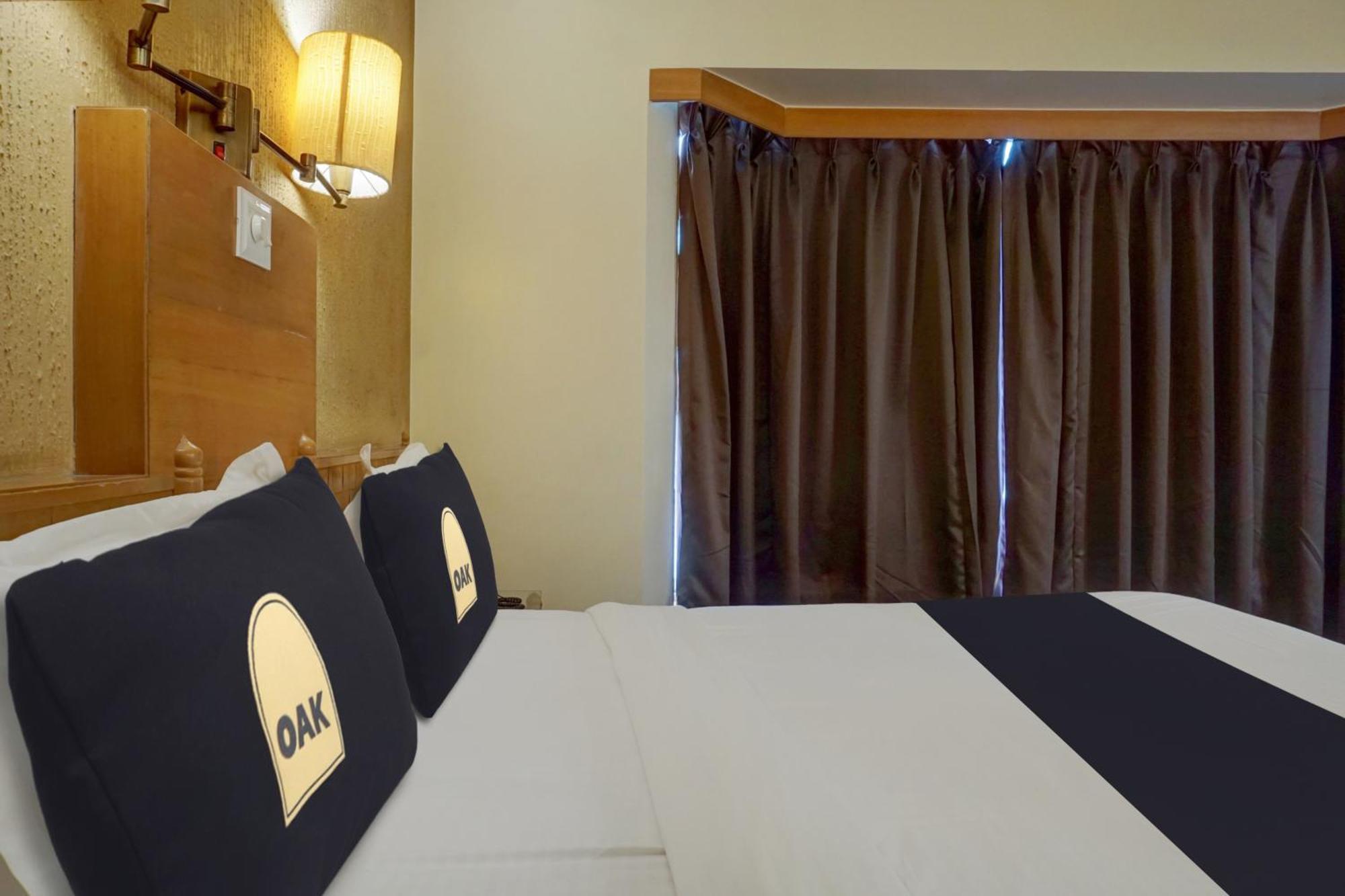 Townhouse Oak Orchard Hotel Pune Exterior foto
