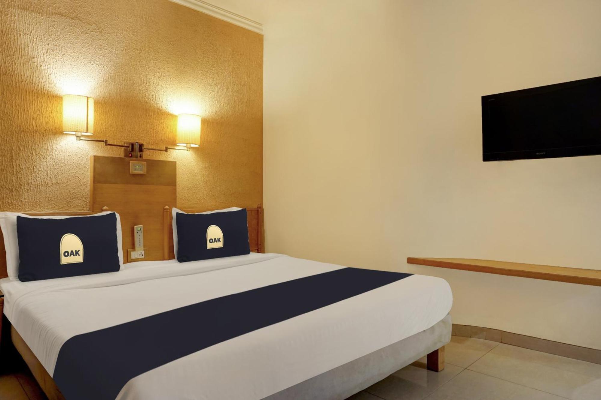 Townhouse Oak Orchard Hotel Pune Exterior foto